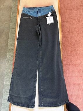 Wide-Leg Black Jeans with Blue Denim Waistband